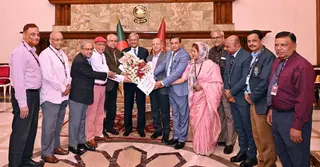 দশম ওয়েজবোর্ড বাস্তবায়ন ও প্রেস ক্লাবের উন্নয়নে সহযোগিতার আশ্বাস রাষ্ট্রপতি